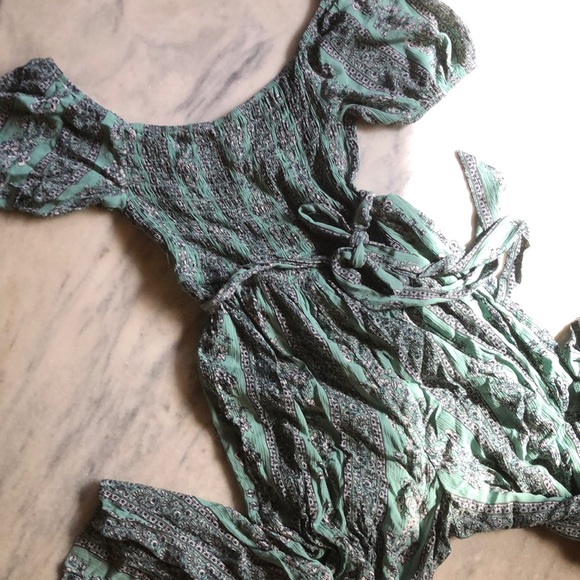 Off Shoulder Cropped Jumpsuit - Picture 2 of 3